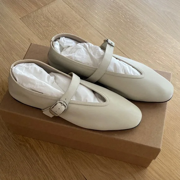 Le Monde Beryl Stella Ecru size 39.5. Brand New! - Picture 1 of 5